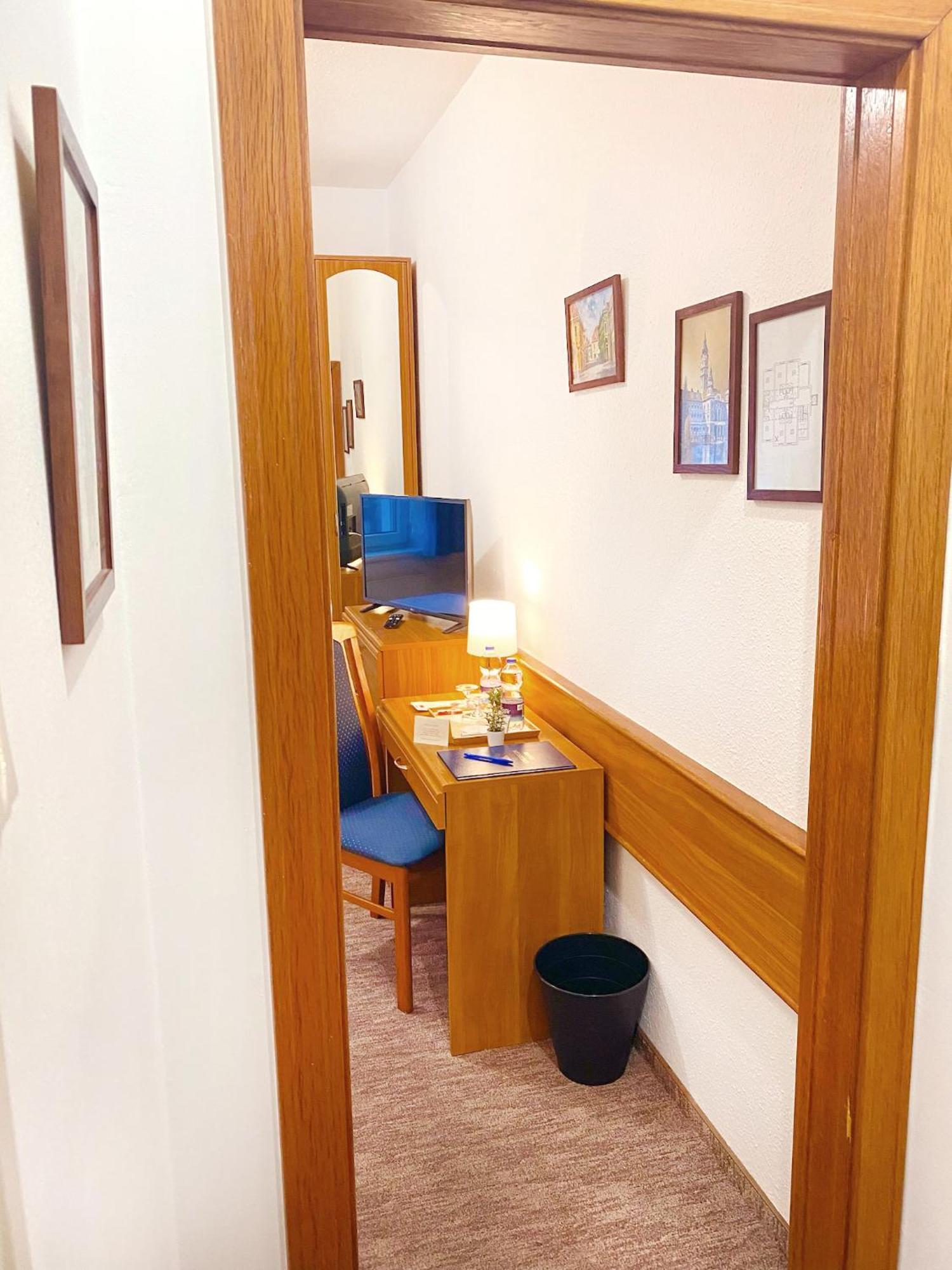 维瑟林尼酒店 杰尔 外观 照片